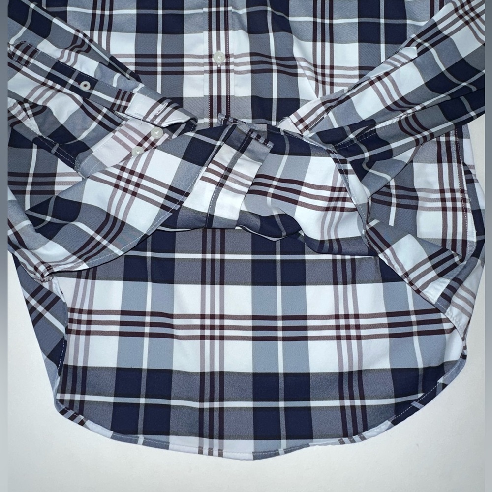 (4) Men’s Express Performance Button Up - Picture 9 of 16